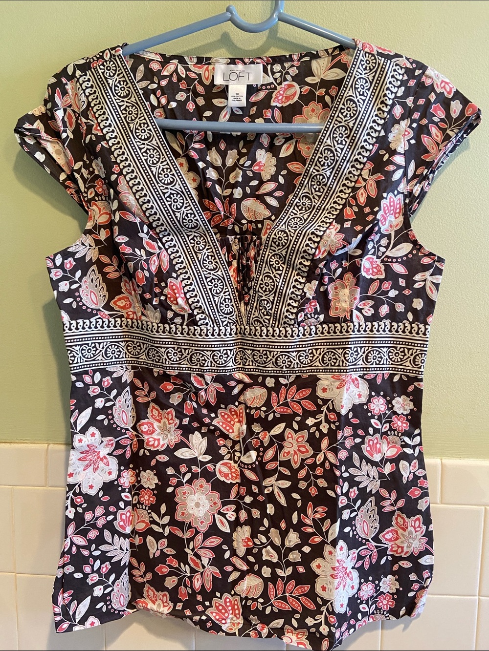 🌺Ann Taylor Loft 100% Cotton V-Neck Cap Sleeve Top Blouse Side Zipper Size 10